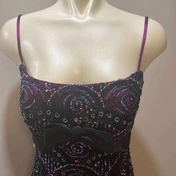 NWOT stunning long sequinned gown - Picture 4 of 6